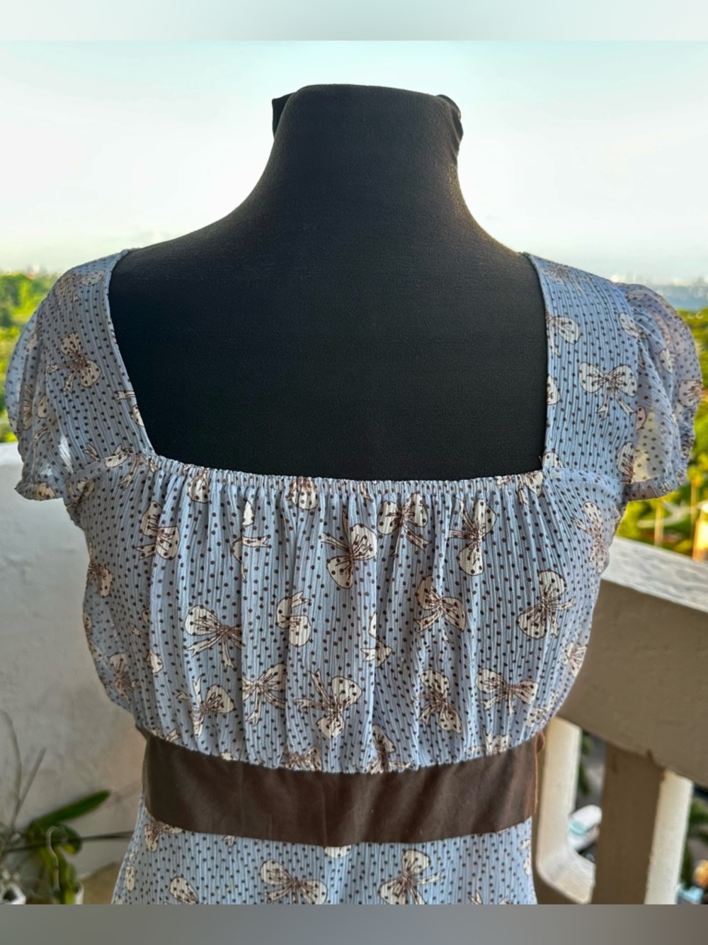 Vintage Y2K Charlotte Russe Bow Print Puff Sleeve Tie Back Top Size M (small)